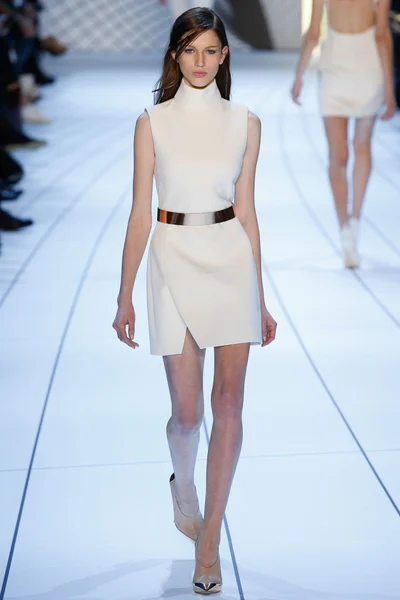 Look 18